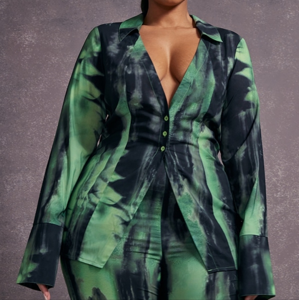 Plus Green Grunge Print Chiffon Fitted Shirt